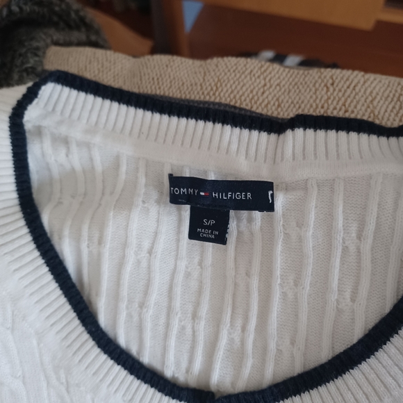 Tommy Hilfiger Cable Knit Sweater - Picture 5 of 6